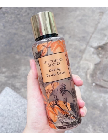 Victoria's Secret Daring Peach Daisy Mist 250ml - TheBeautyCool